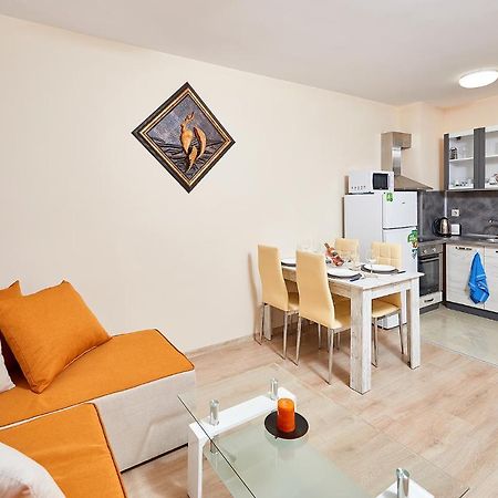 Art Apartments In Pomorie Exterior photo