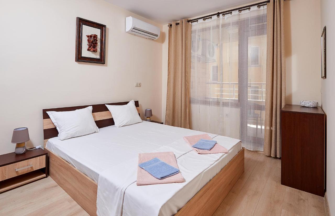 Art Apartments In Pomorie Exterior photo