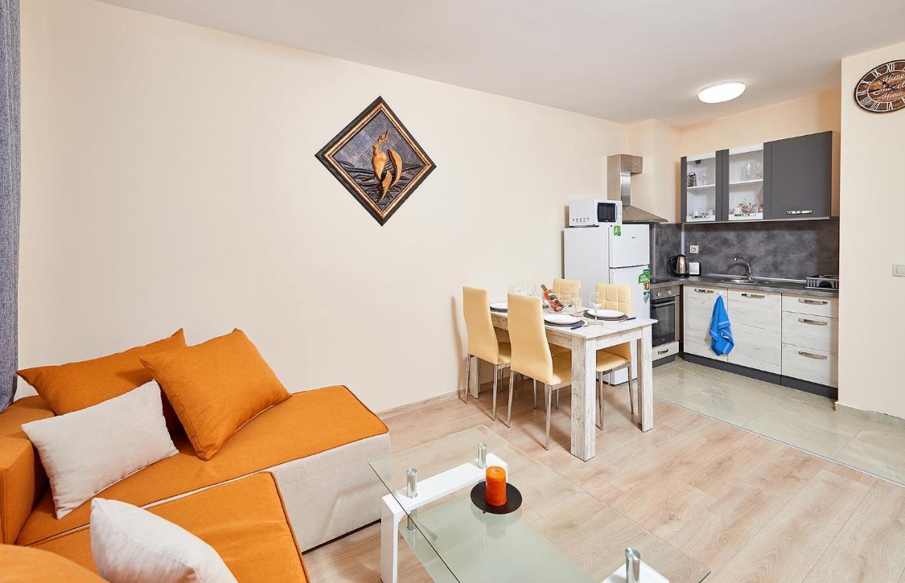 Art Apartments In Pomorie Exterior photo